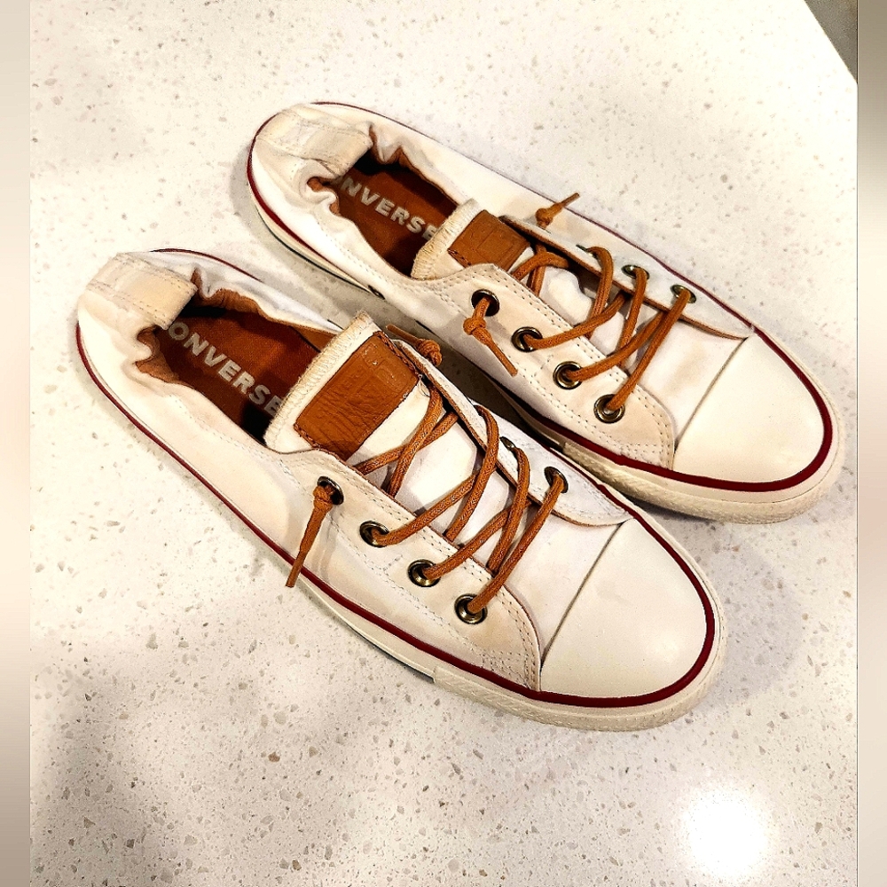 Womans Size 10 Chuck Taylor Slip On Converse